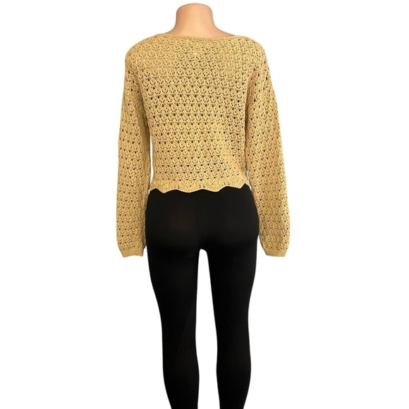 House of Harlow 1960 Tan Crochet Scalloped Knit Sweater - Picture 4 of 8